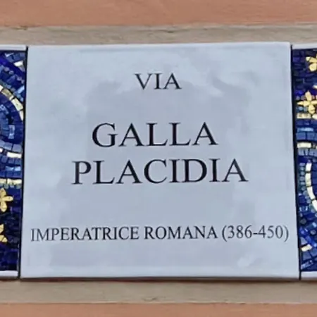 Holiday home Domus Galla Placidia: Unesco Heritage View *