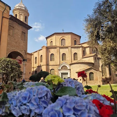 Domus Galla Placidia: Unesco Heritage View Holiday home *